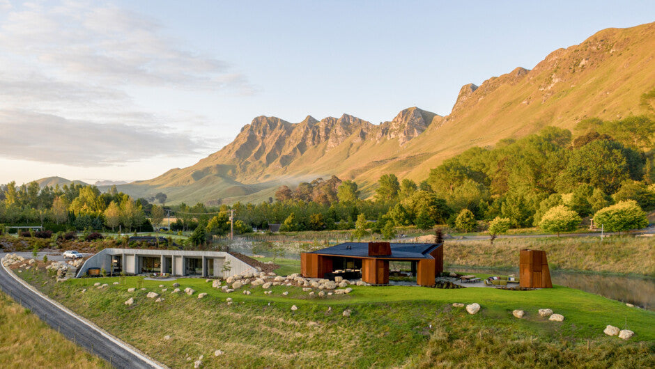 Cape Kidnappers, Vineyards & Hot Springs