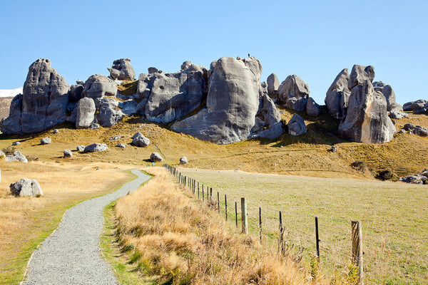 Castle Hill / Kura Tāwhiti Boulder Walk