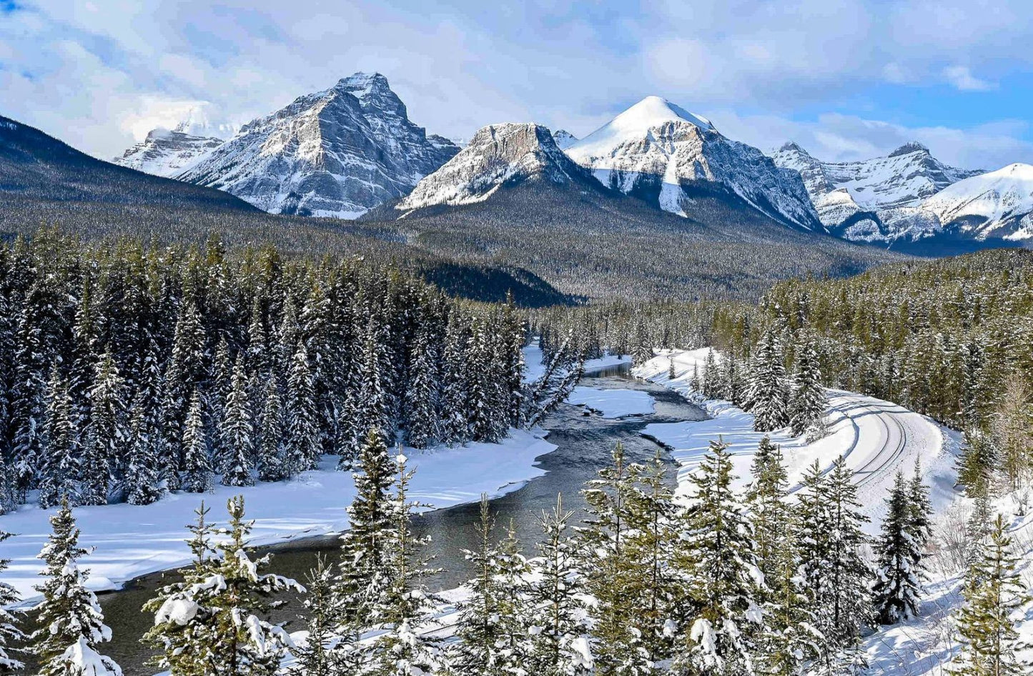 Ski-tot-de-deur-van-de-camper: skivakantie in de Canadese Rockies per camper
