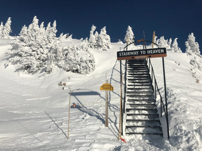 Ski-tot-de-deur-van-de-camper: skivakantie in de Canadese Rockies per camper