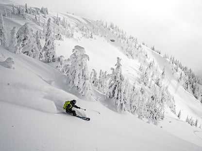 Ski-tot-de-deur-van-de-camper: skivakantie in de Canadese Rockies per camper