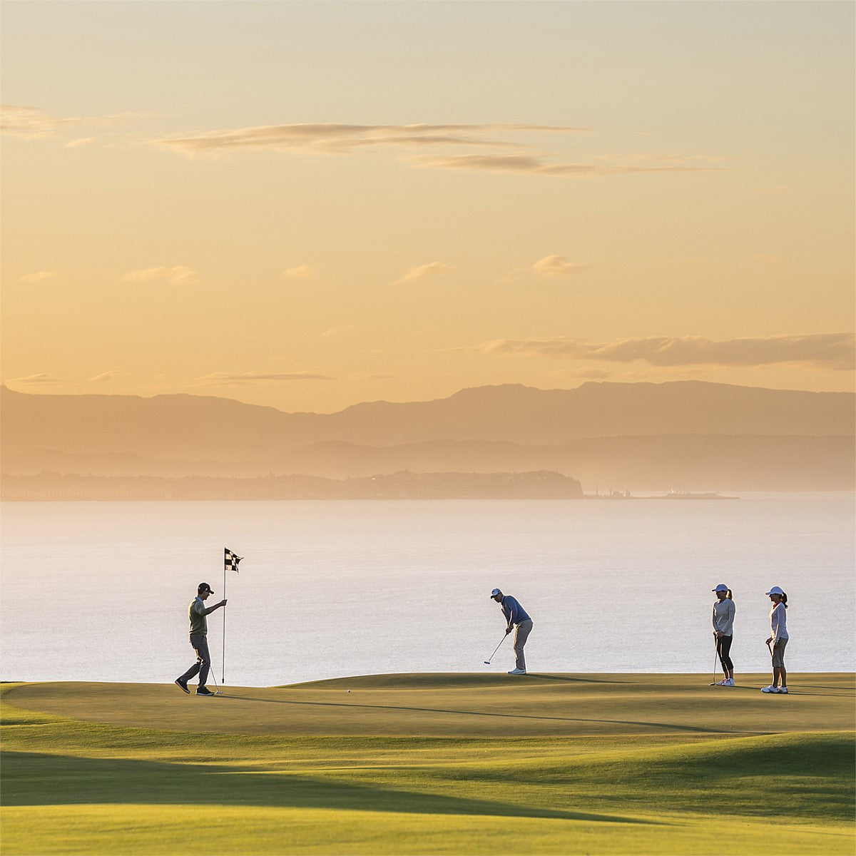 Cape Kidnappers, Vineyards & Hot Springs