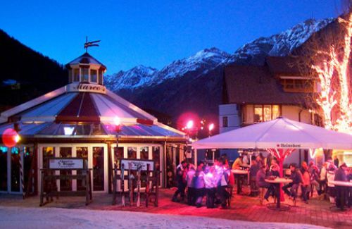 Alpine Roadtrip: Ski Zillertal & Sölden by Camper