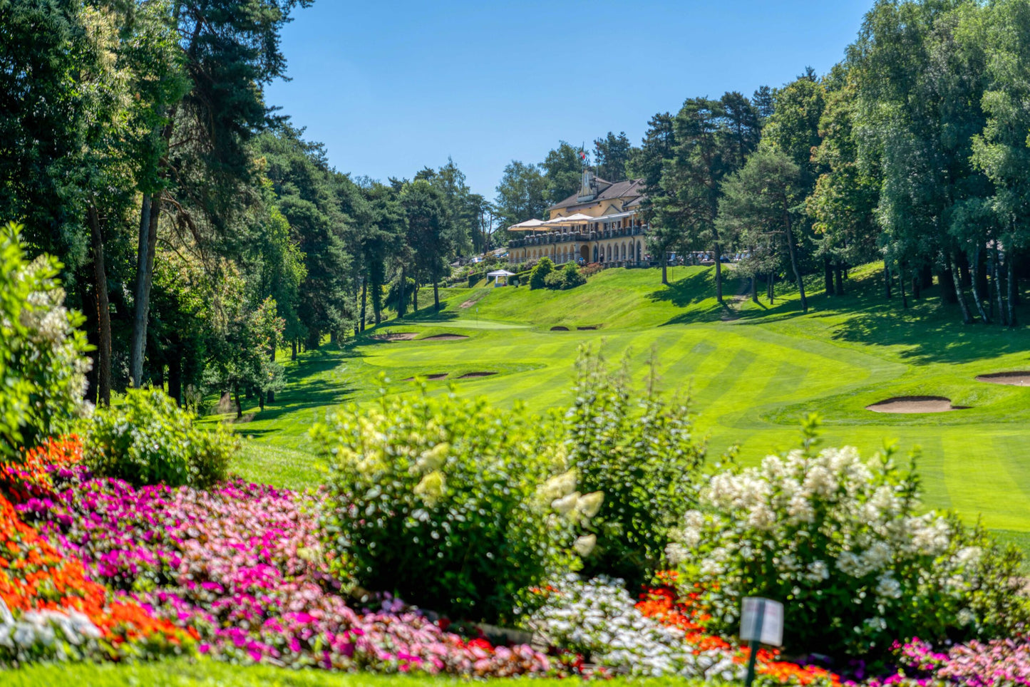 Italian Lakes & Fairways: Northern Italy Campervan Golf Journey